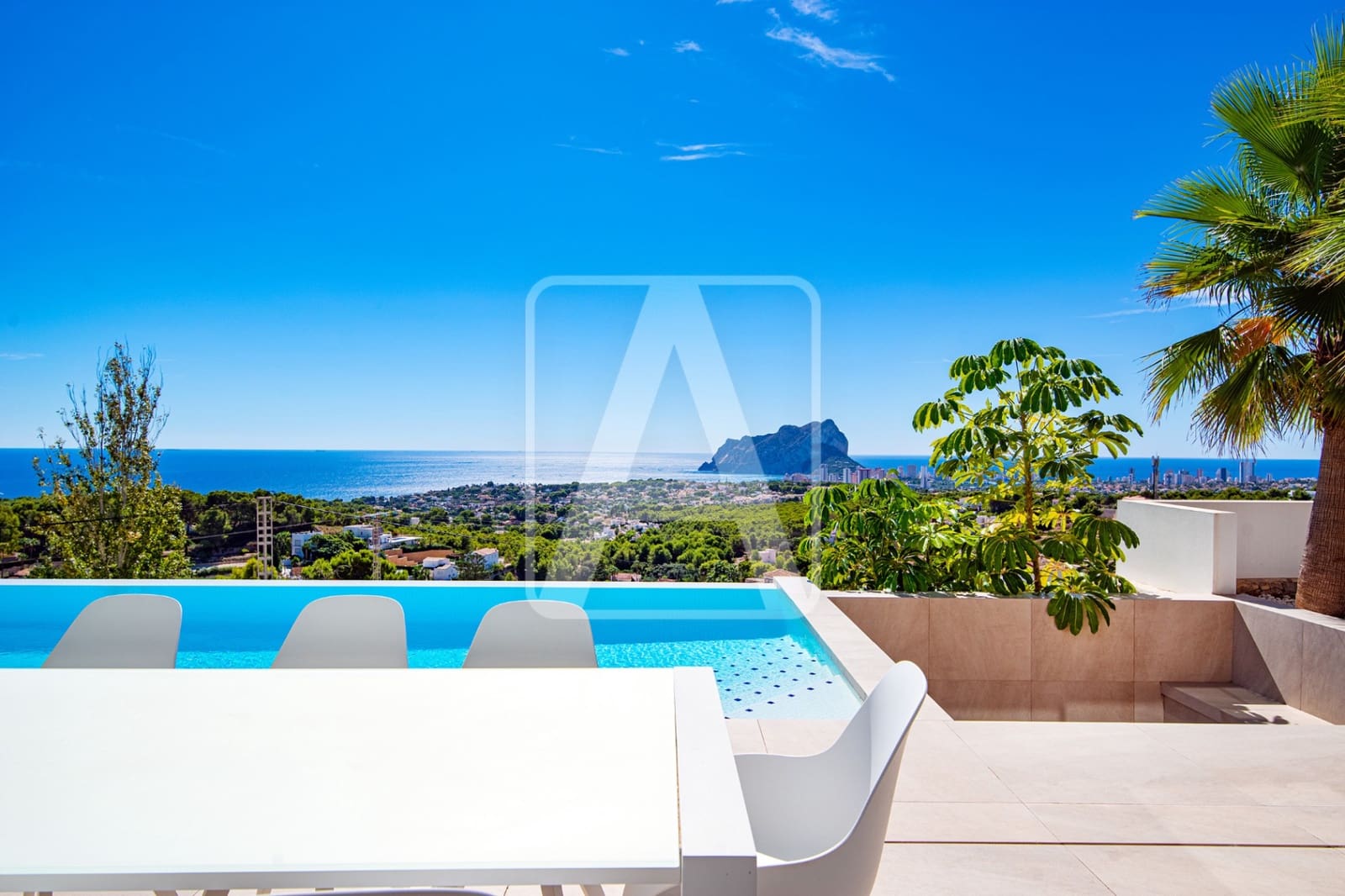 4 bedroom Villa for sale in Benissa with pool garage - € 2,750,000 (Ref: 8223682)