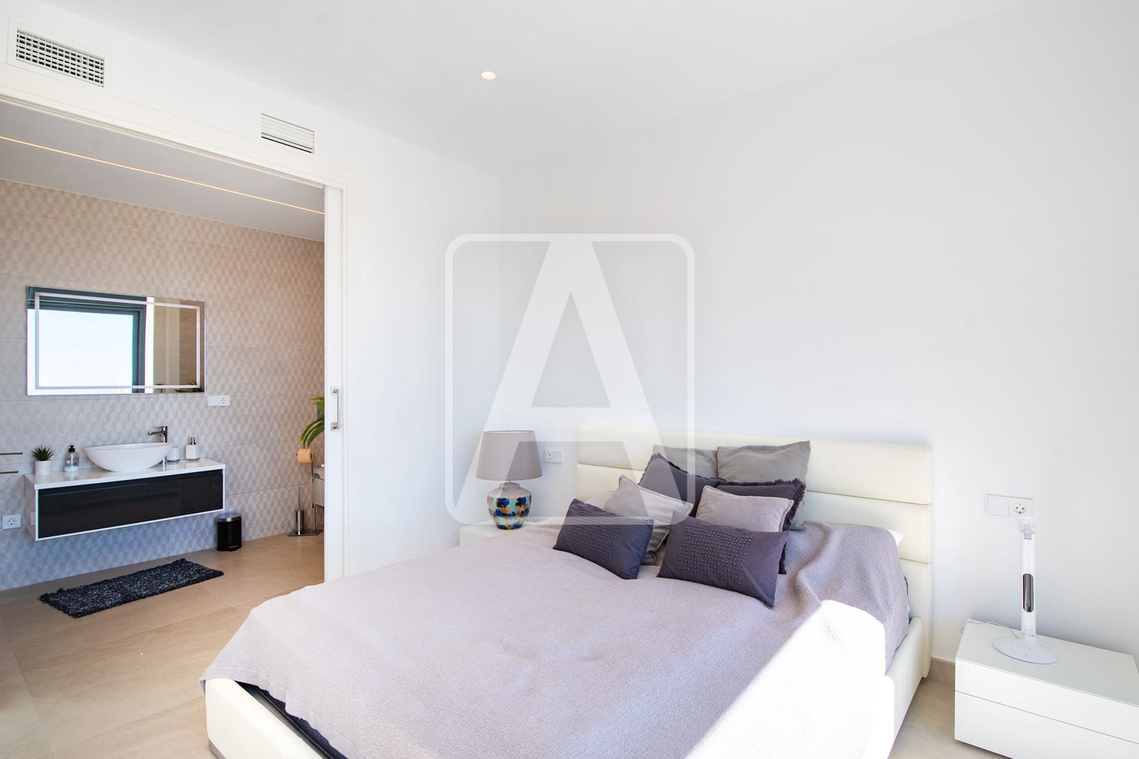 4 bedroom Villa for sale in Benissa with pool garage - € 2,750,000 (Ref: 8223682)