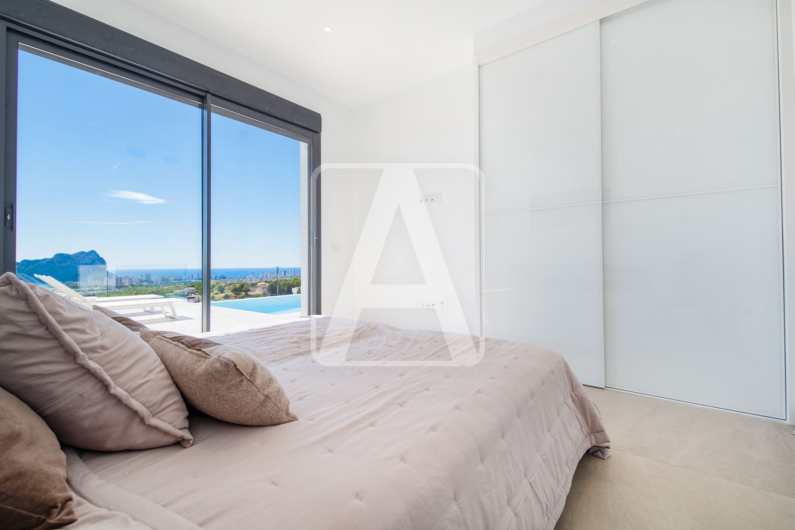 4 bedroom Villa for sale in Benissa with pool garage - € 2,750,000 (Ref: 8223682)