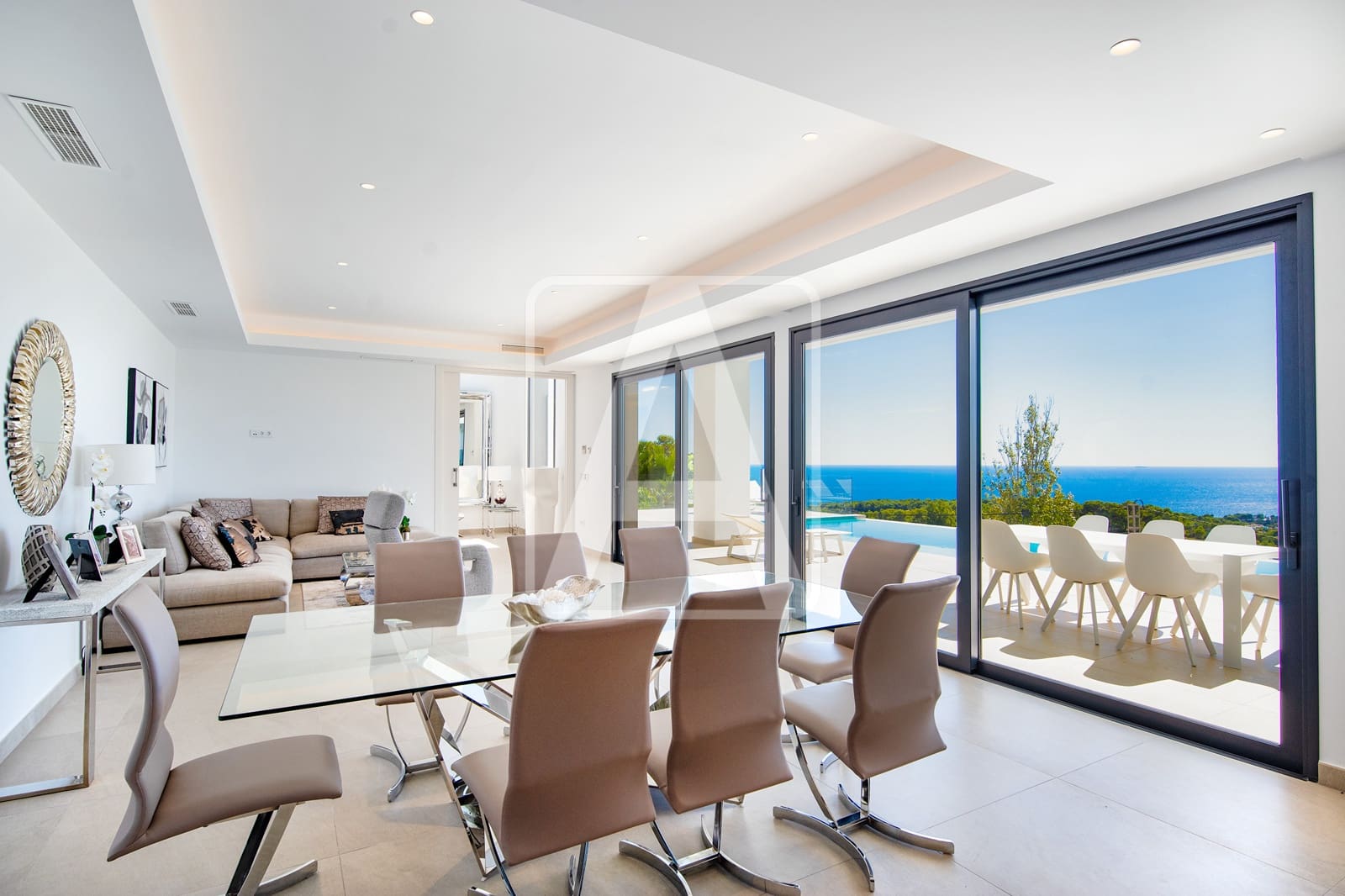 4 bedroom Villa for sale in Benissa with pool garage - € 2,750,000 (Ref: 8223682)