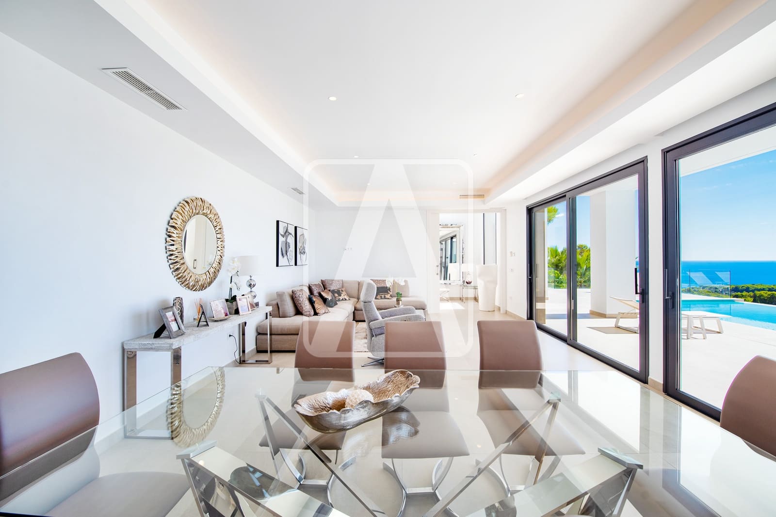 4 bedroom Villa for sale in Benissa with pool garage - € 2,750,000 (Ref: 8223682)