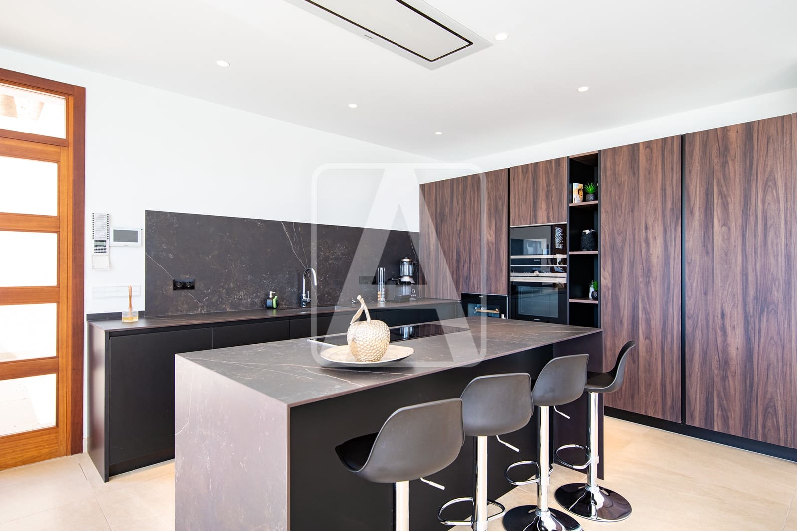 4 bedroom Villa for sale in Benissa with pool garage - € 2,750,000 (Ref: 8223682)