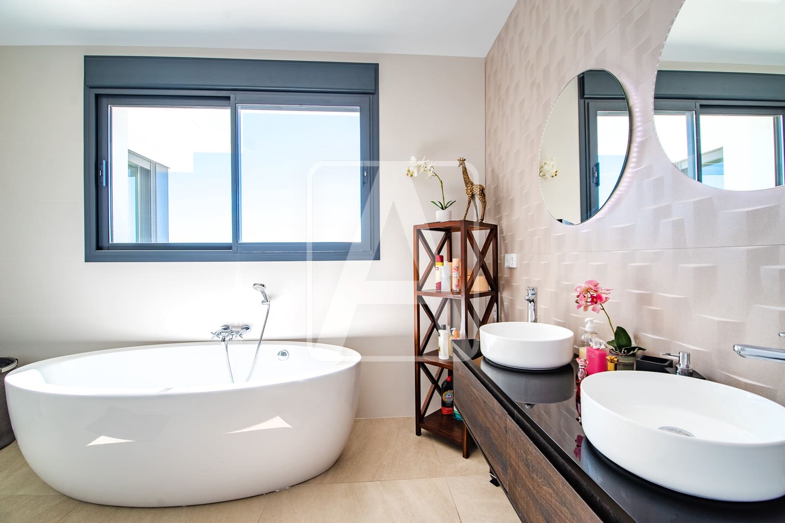 4 bedroom Villa for sale in Benissa with pool garage - € 2,750,000 (Ref: 8223682)