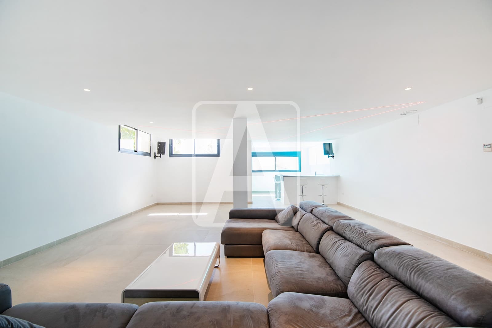 4 bedroom Villa for sale in Benissa with pool garage - € 2,750,000 (Ref: 8223682)