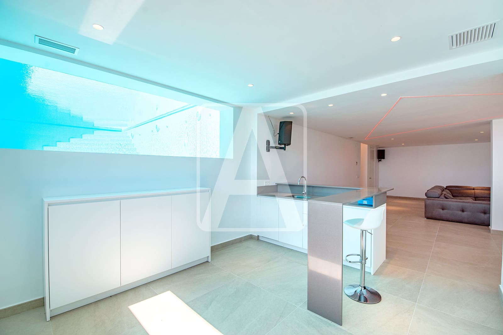 4 bedroom Villa for sale in Benissa with pool garage - € 2,750,000 (Ref: 8223682)