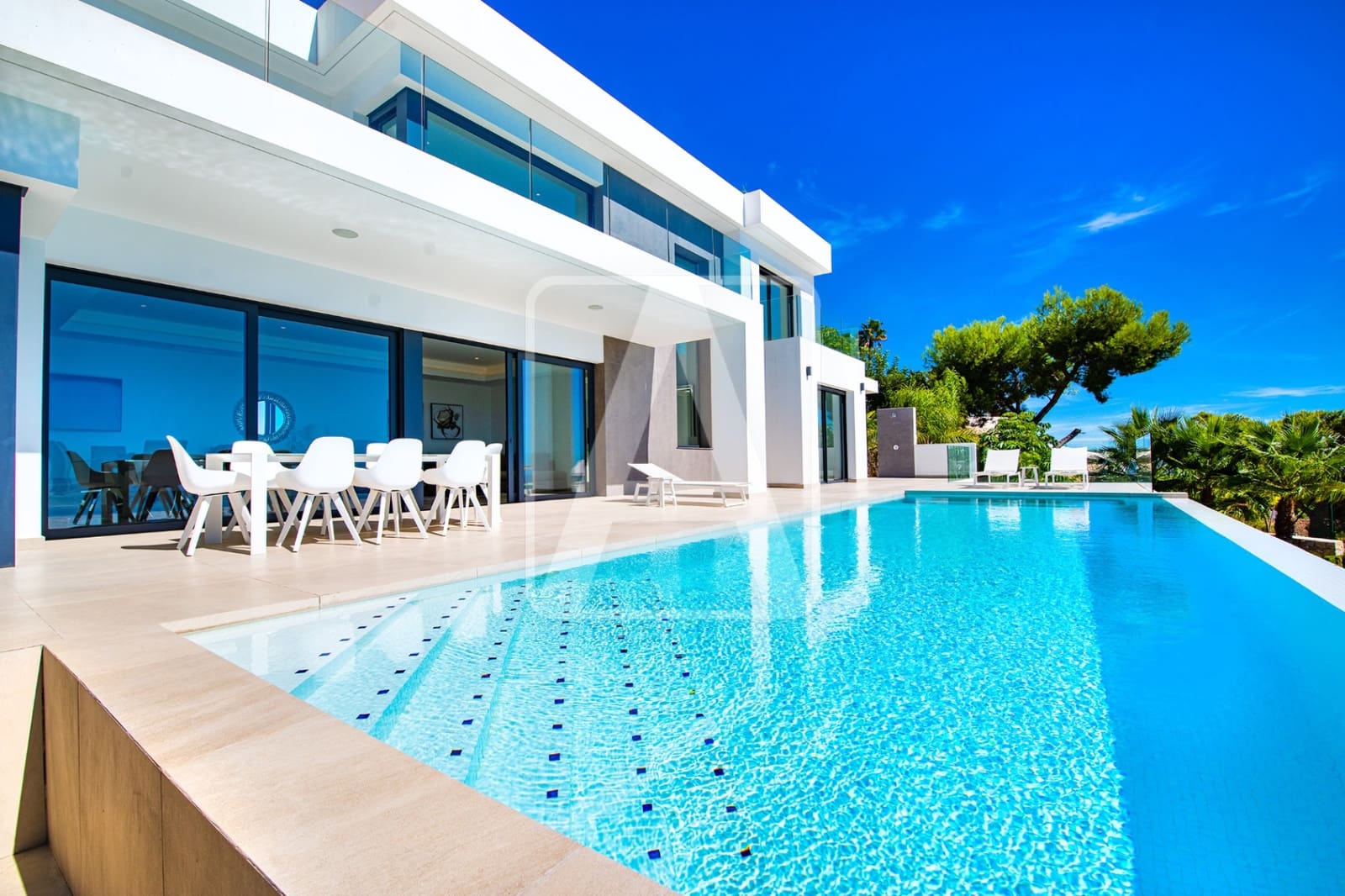 4 bedroom Villa for sale in Benissa with pool garage - € 2,750,000 (Ref: 8223682)