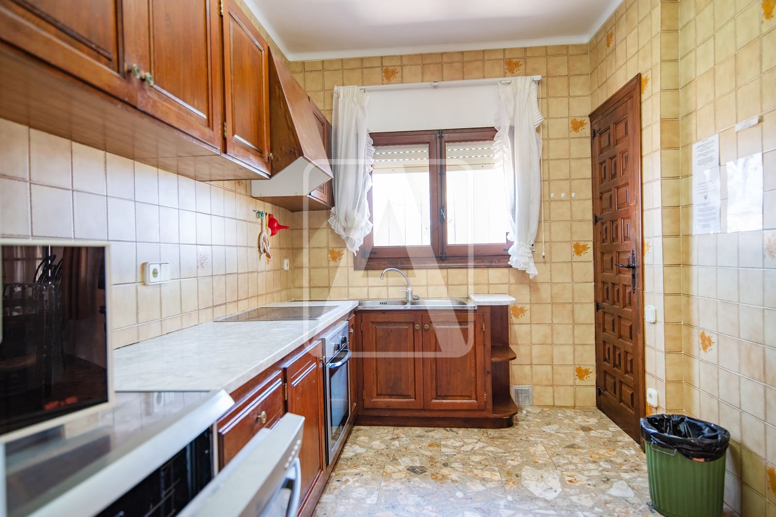 6 soverom Villa til salgs i Benissa med svømmebasseng garasje - € 990 000 (Ref: 8371985)