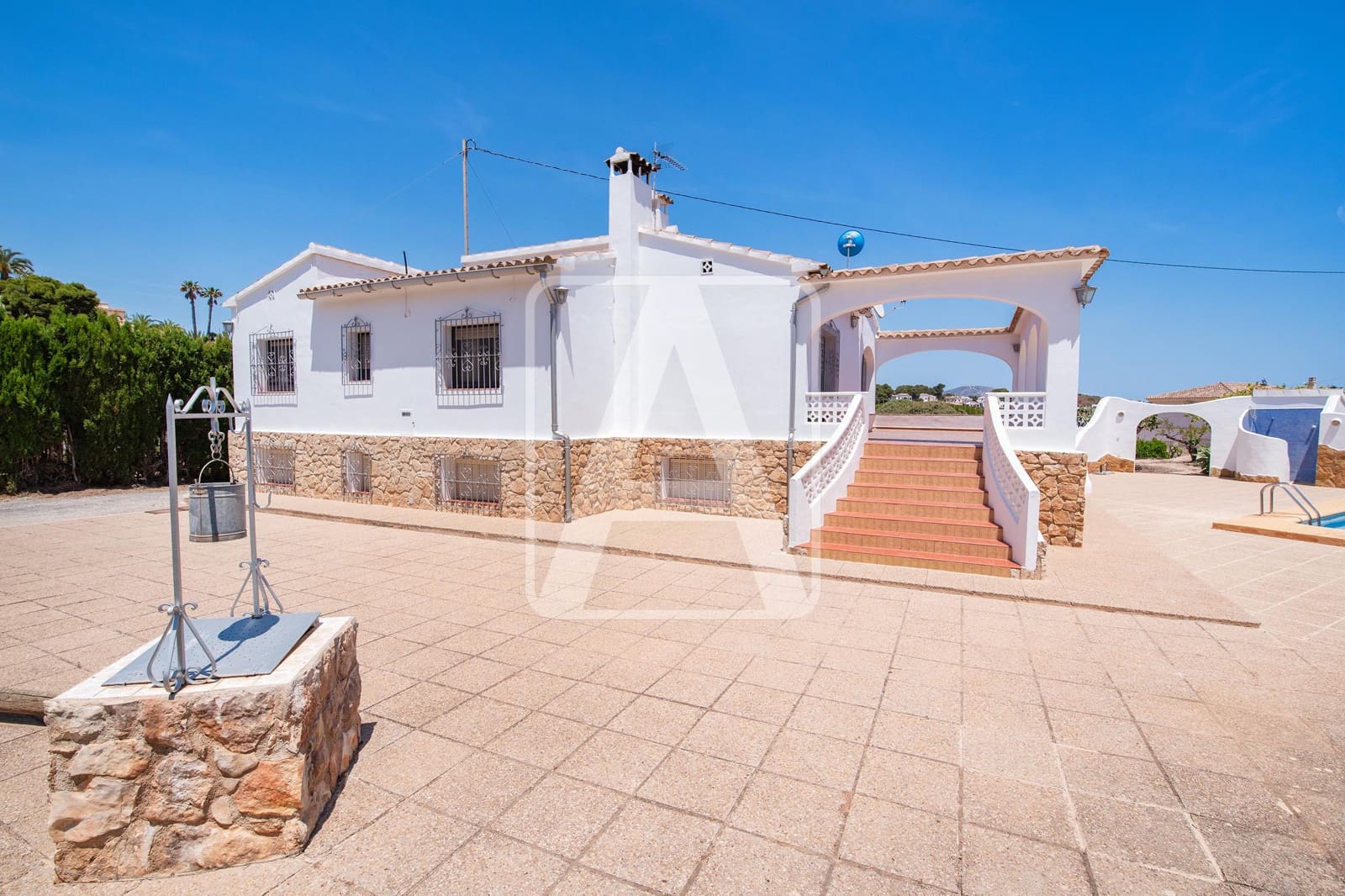 6 soverom Villa til salgs i Benissa med svømmebasseng garasje - € 990 000 (Ref: 8371985)