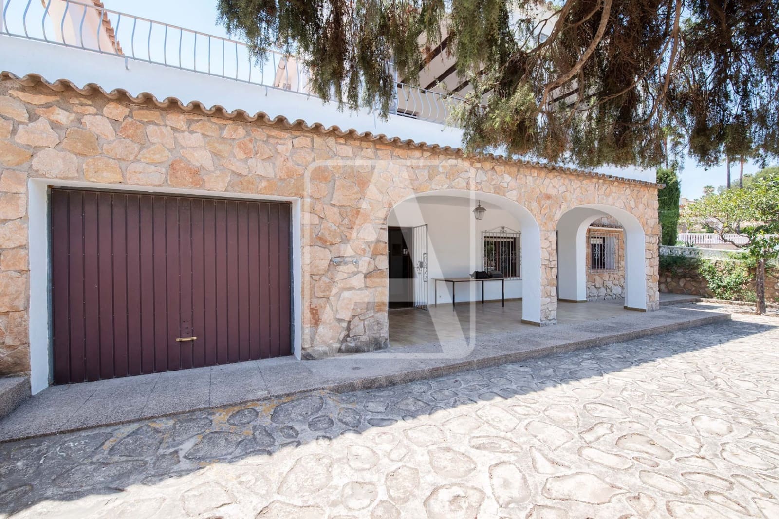 6 soverom Villa til salgs i Benissa med svømmebasseng garasje - € 990 000 (Ref: 8371985)