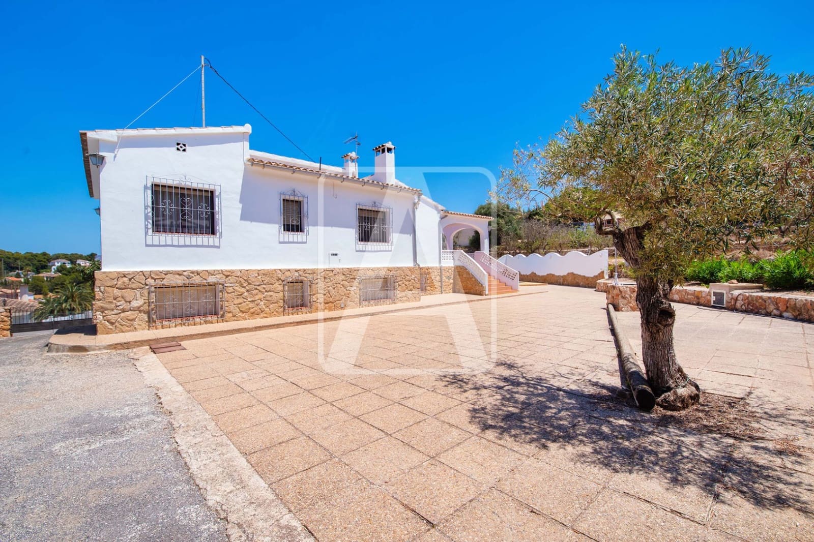 6 soverom Villa til salgs i Benissa med svømmebasseng garasje - € 990 000 (Ref: 8371985)