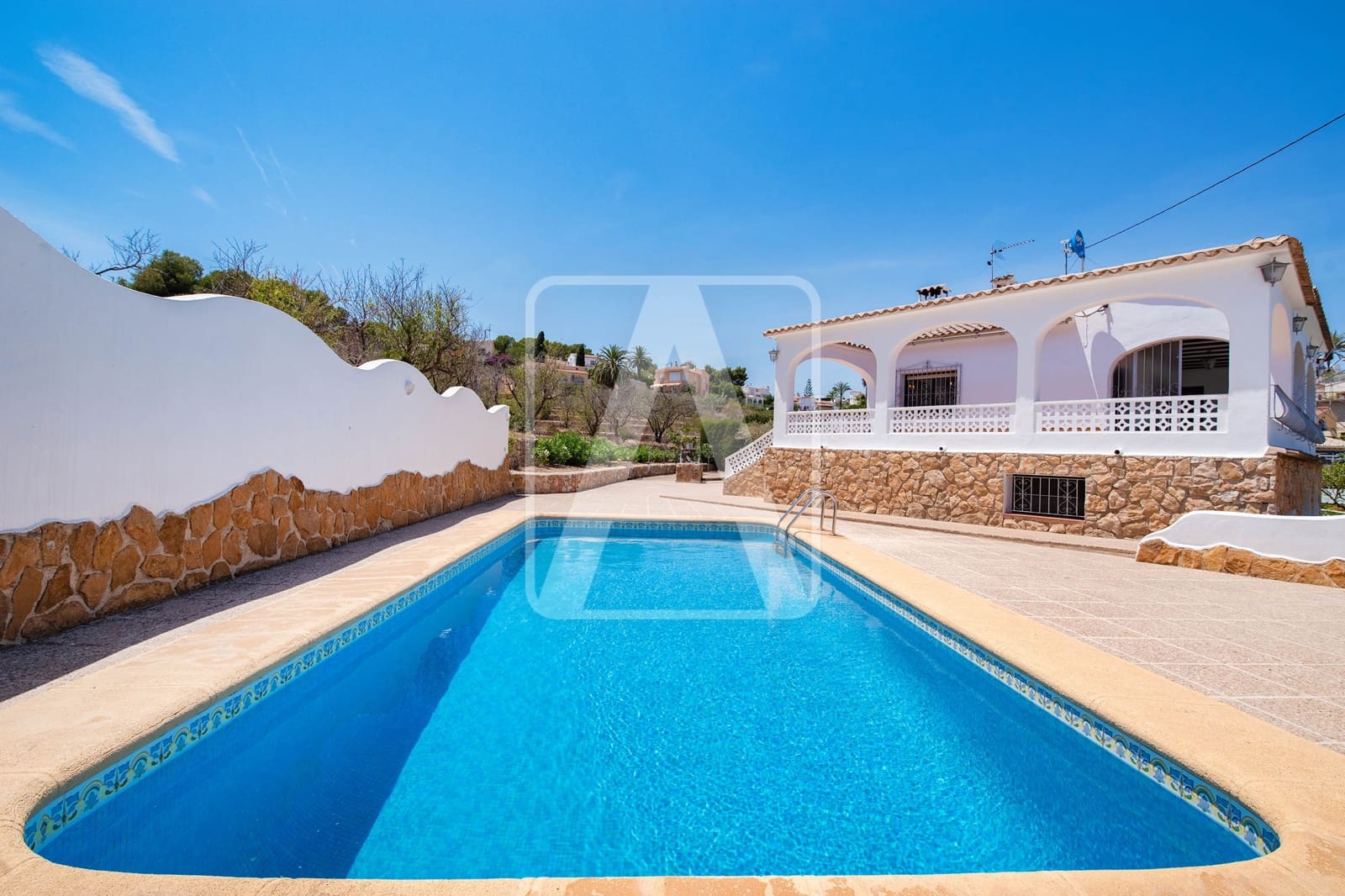 6 soverom Villa til salgs i Benissa med svømmebasseng garasje - € 990 000 (Ref: 8371985)