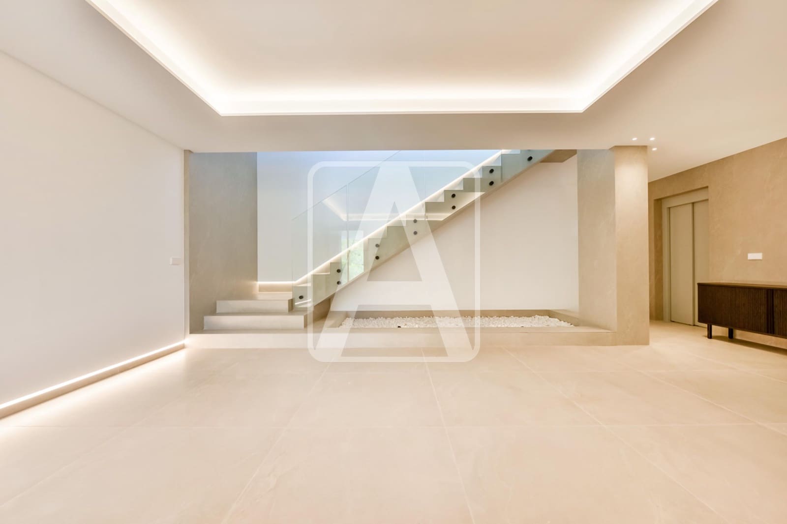 4 bedroom Villa for sale in Altea with pool garage - € 2,795,000 (Ref: 8420521)