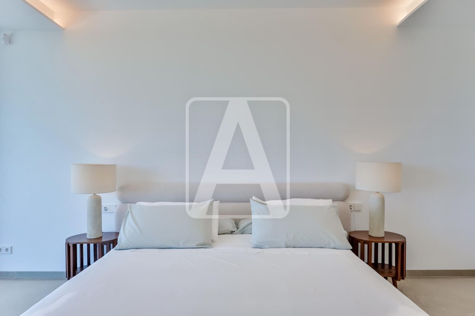 4 bedroom Villa for sale in Altea with pool garage - € 2,795,000 (Ref: 8420521)