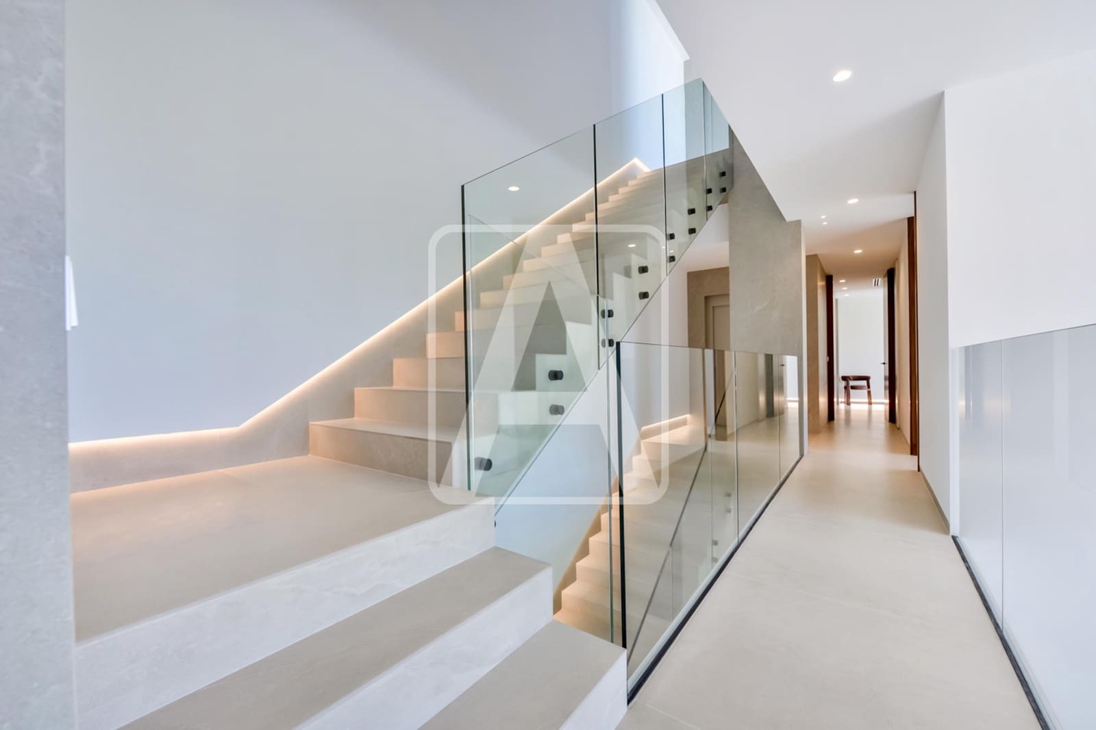 4 bedroom Villa for sale in Altea with pool garage - € 2,795,000 (Ref: 8420521)