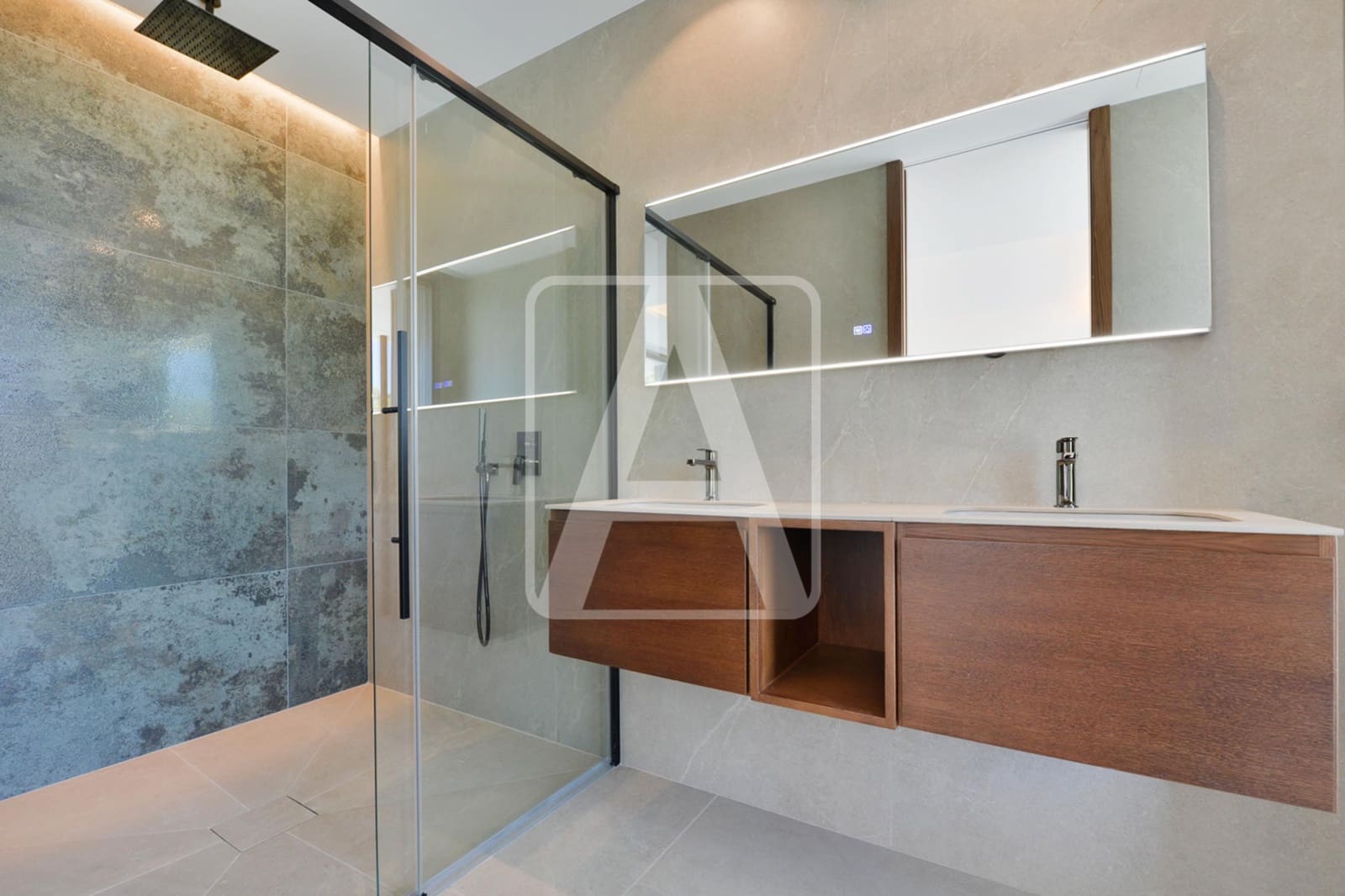 4 bedroom Villa for sale in Altea with pool garage - € 2,795,000 (Ref: 8420521)