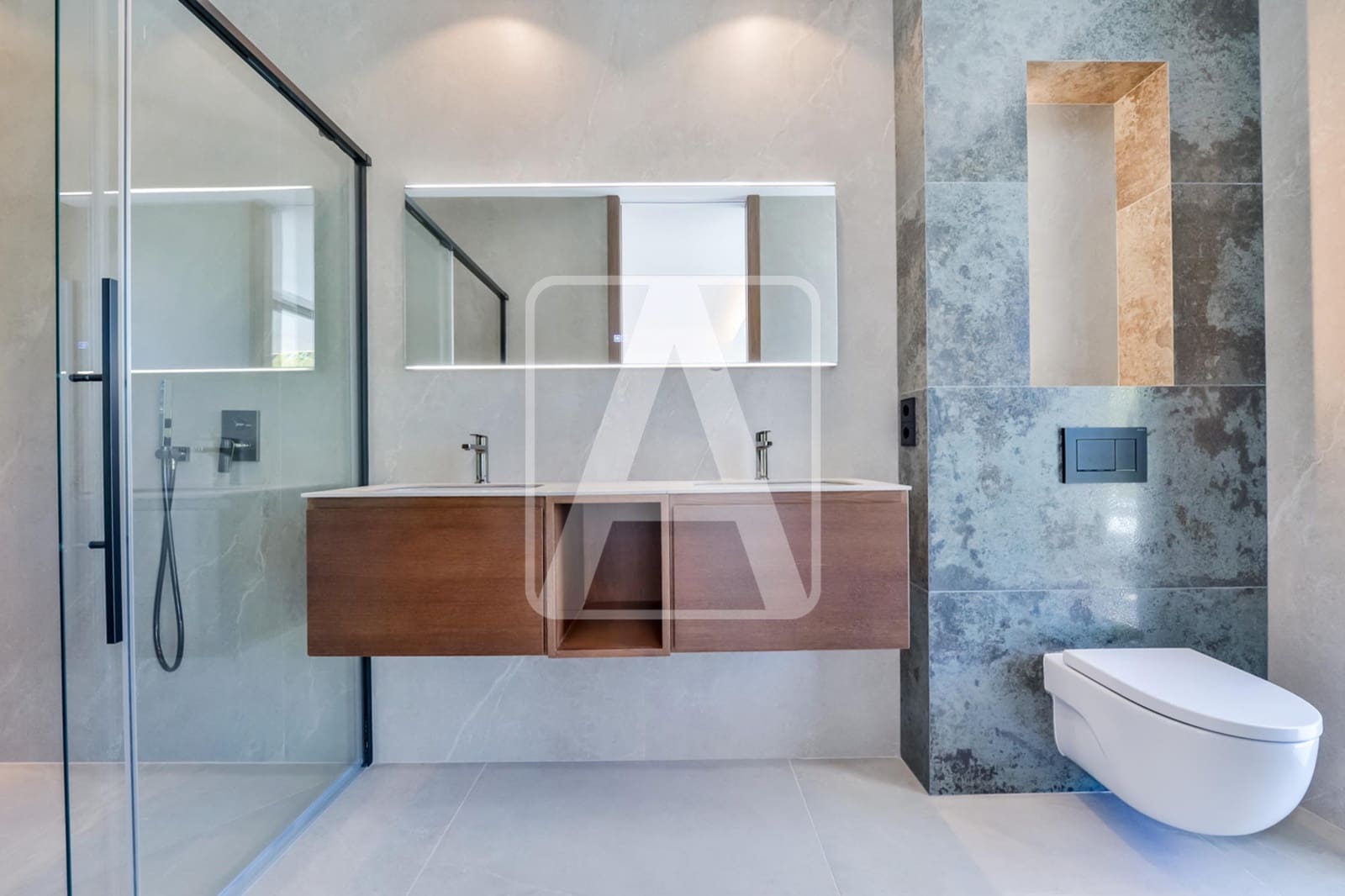 4 bedroom Villa for sale in Altea with pool garage - € 2,795,000 (Ref: 8420521)