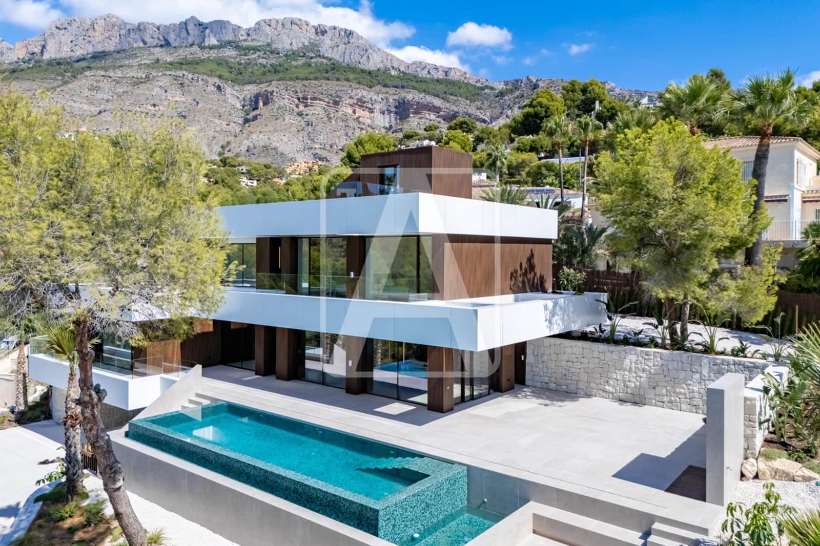 4 bedroom Villa for sale in Altea with pool garage - € 2,795,000 (Ref: 8420521)