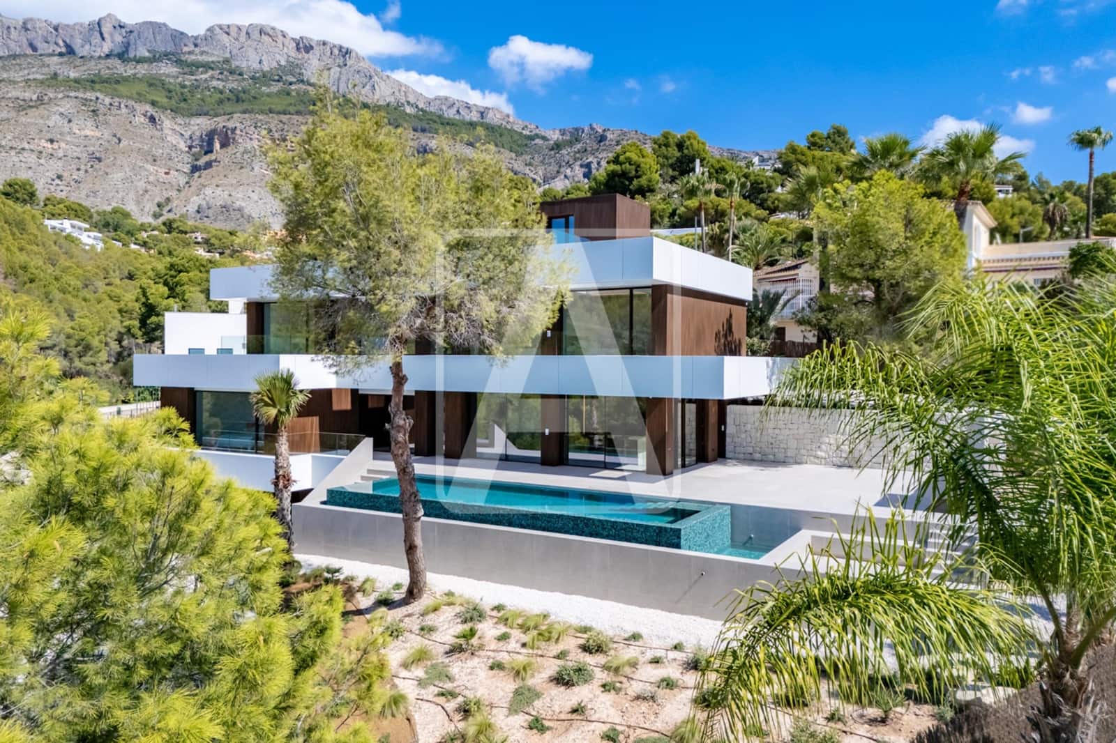 4 bedroom Villa for sale in Altea with pool garage - € 2,795,000 (Ref: 8420521)