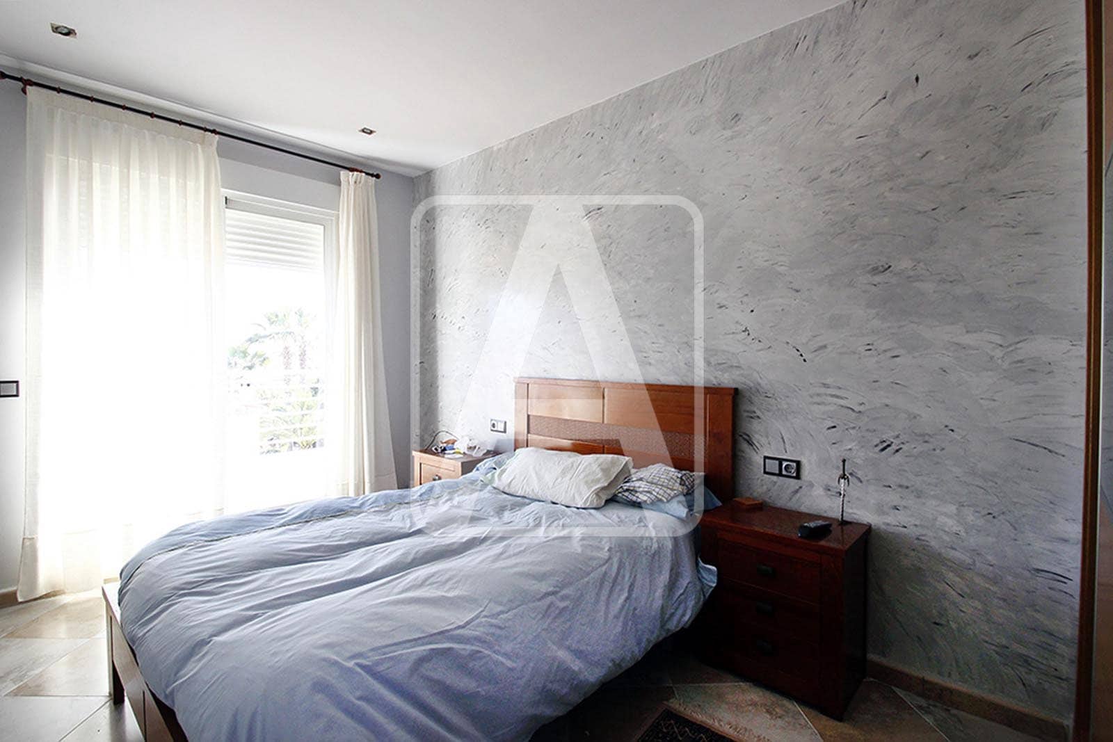 5 bedroom Villa for sale in Calpe / Calp with pool garage - € 699,000 (Ref: 8431289)