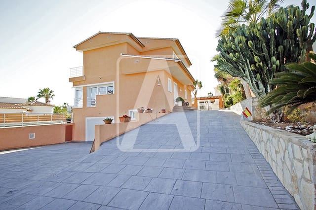 5 slaapkamer Villa te koop in Calpe / Calp met zwembad garage - € 699.000 (Ref: 8431289)