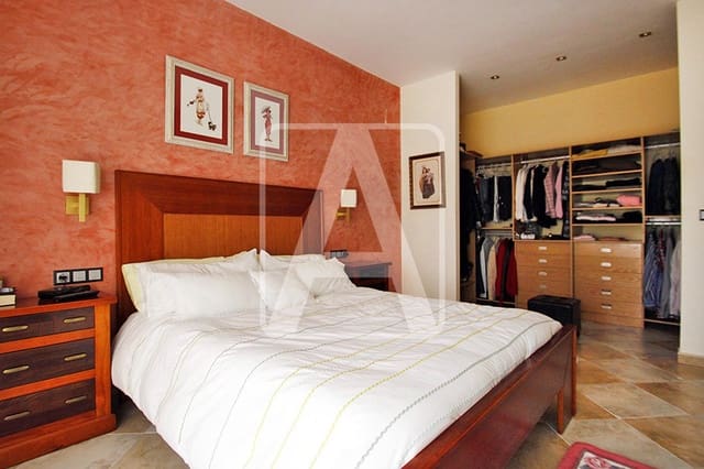 5 slaapkamer Villa te koop in Calpe / Calp met zwembad garage - € 699.000 (Ref: 8431289)