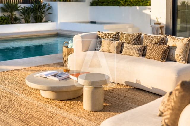 3 bedroom Villa for sale in Calpe / Calp with pool garage - € 1,345,000 (Ref: 8445123)