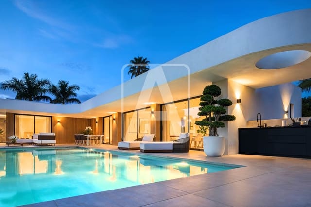 3 Zimmer Villa zu verkaufen in Calpe / Calp mit Pool Garage - 899.000 € (Ref: 8445126)