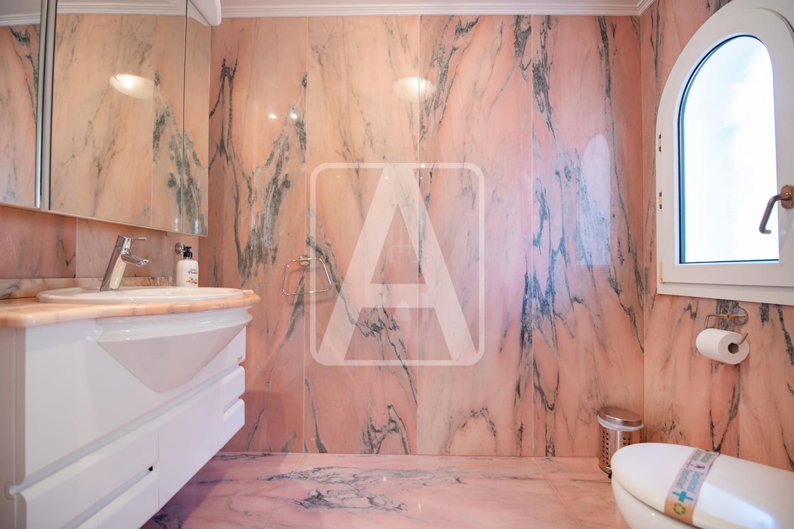 4 bedroom Villa for sale in Benissa with garage - € 1,990,000 (Ref: 8546225)