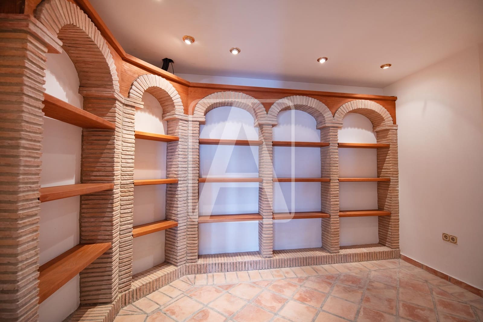 4 bedroom Villa for sale in Benissa with garage - € 1,990,000 (Ref: 8546225)