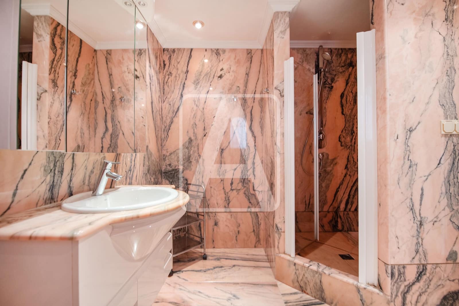 4 bedroom Villa for sale in Benissa with garage - € 1,990,000 (Ref: 8546225)