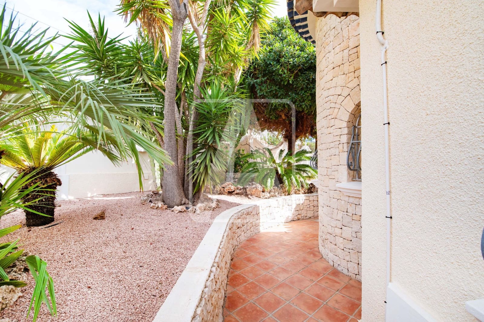 4 bedroom Villa for sale in Benissa with garage - € 1,990,000 (Ref: 8546225)