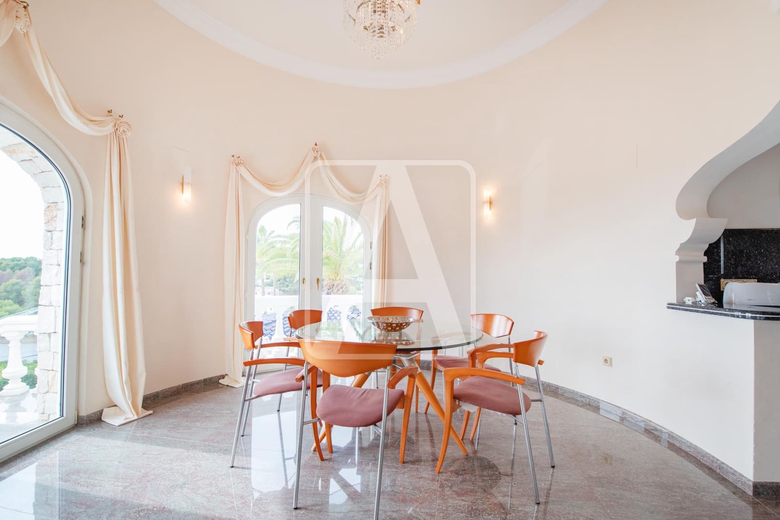 4 bedroom Villa for sale in Benissa with garage - € 1,990,000 (Ref: 8546225)