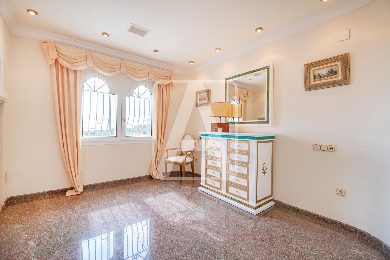 4 bedroom Villa for sale in Benissa with garage - € 1,990,000 (Ref: 8546225)