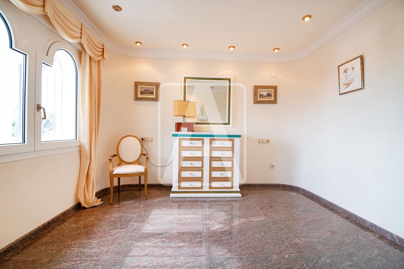 4 bedroom Villa for sale in Benissa with garage - € 1,990,000 (Ref: 8546225)