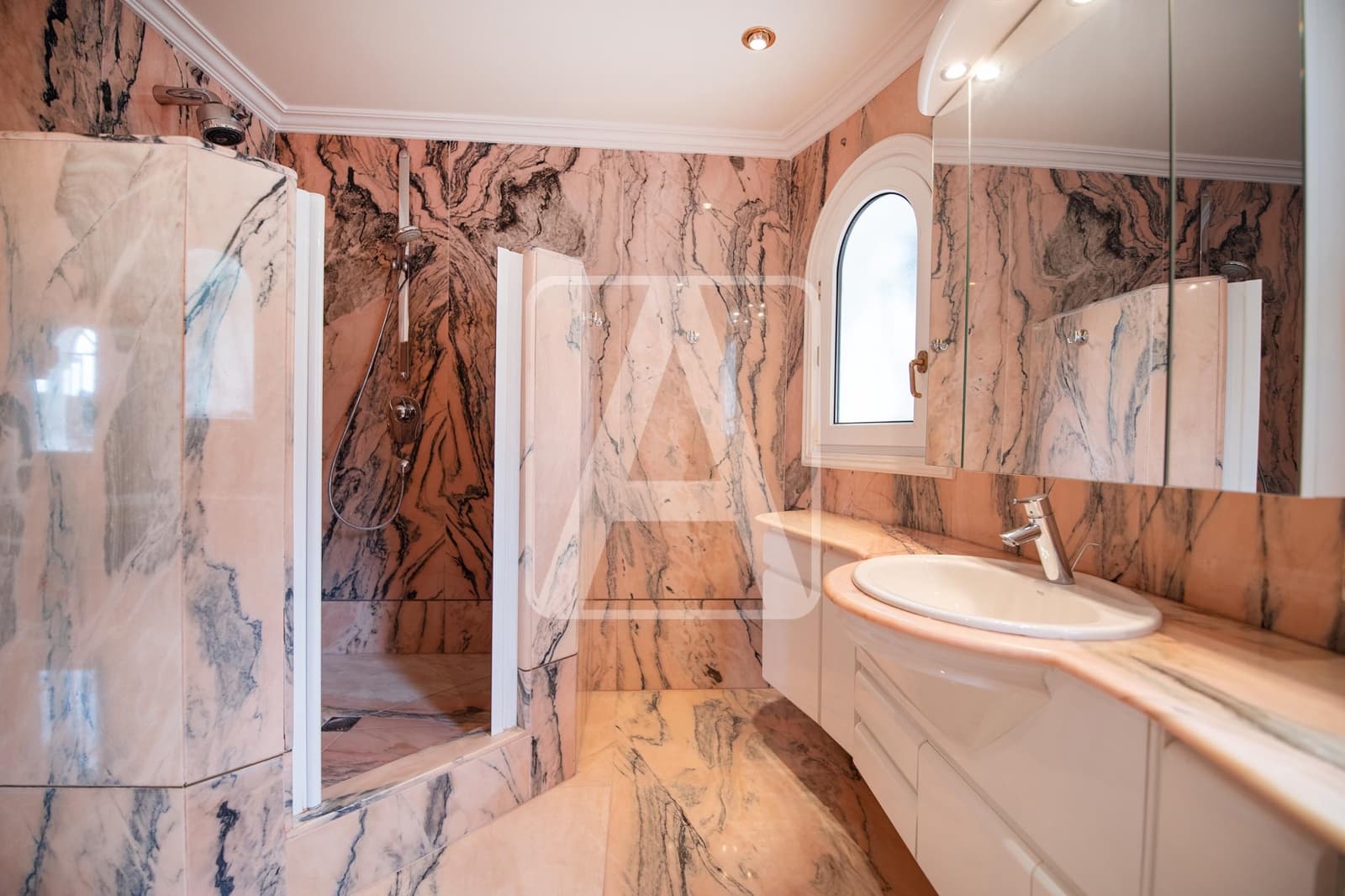 4 bedroom Villa for sale in Benissa with garage - € 1,990,000 (Ref: 8546225)