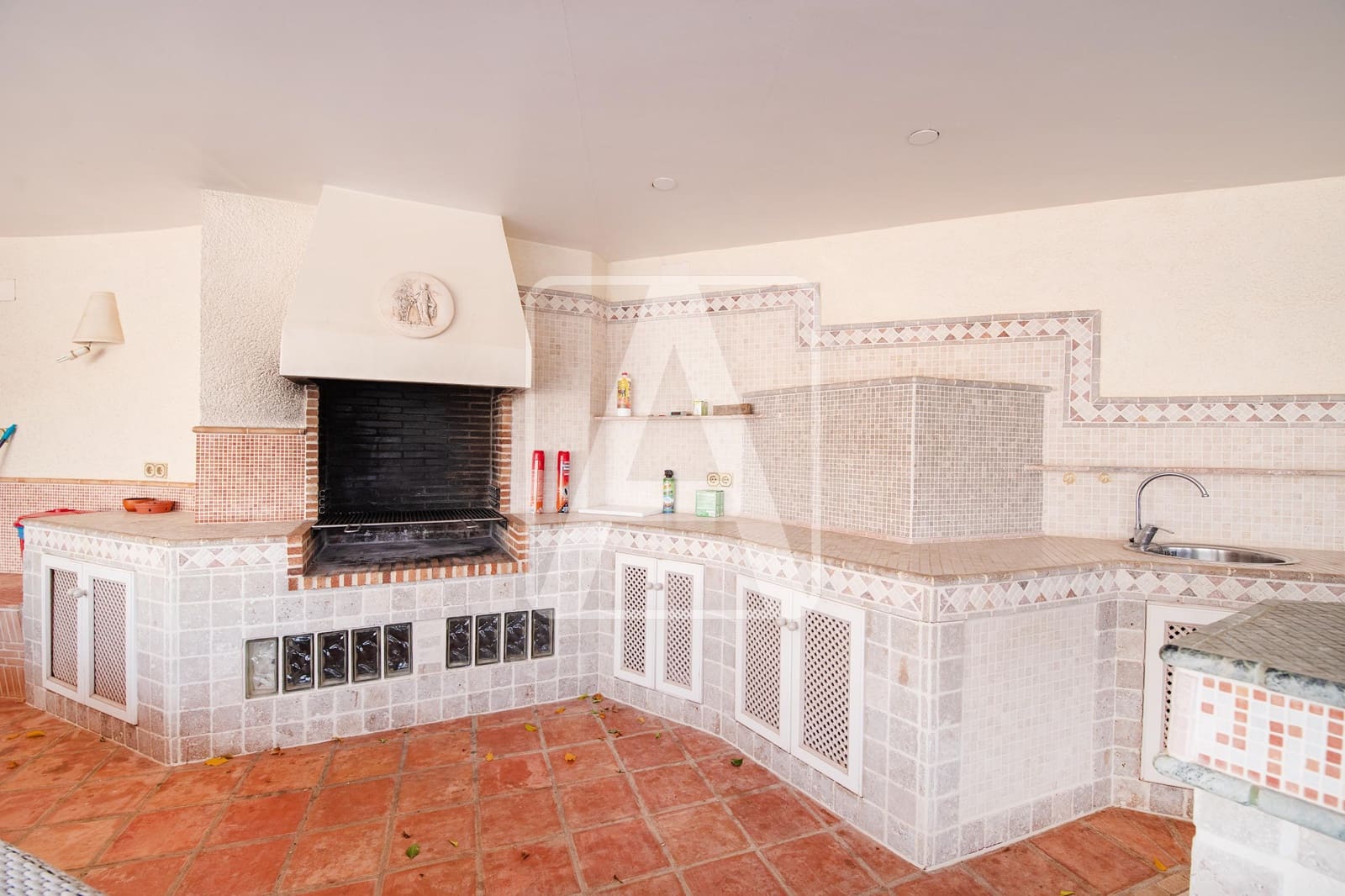 4 bedroom Villa for sale in Benissa with garage - € 1,990,000 (Ref: 8546225)