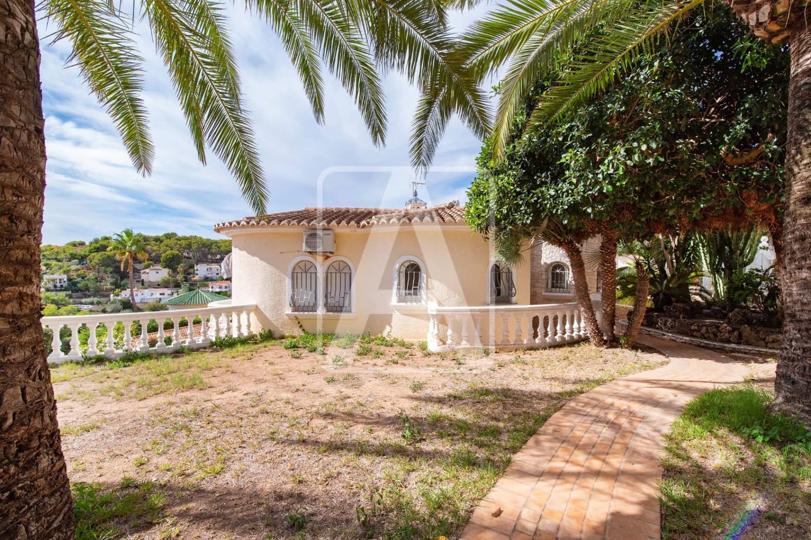 4 bedroom Villa for sale in Benissa with garage - € 1,990,000 (Ref: 8546225)