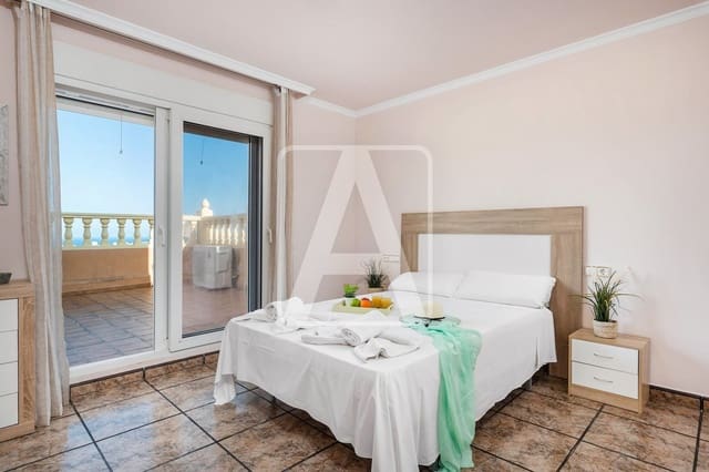 Chalet de 6 habitaciones en Calpe / Calp en venta con piscina garaje - 1.200.000 € (Ref: 8546230)