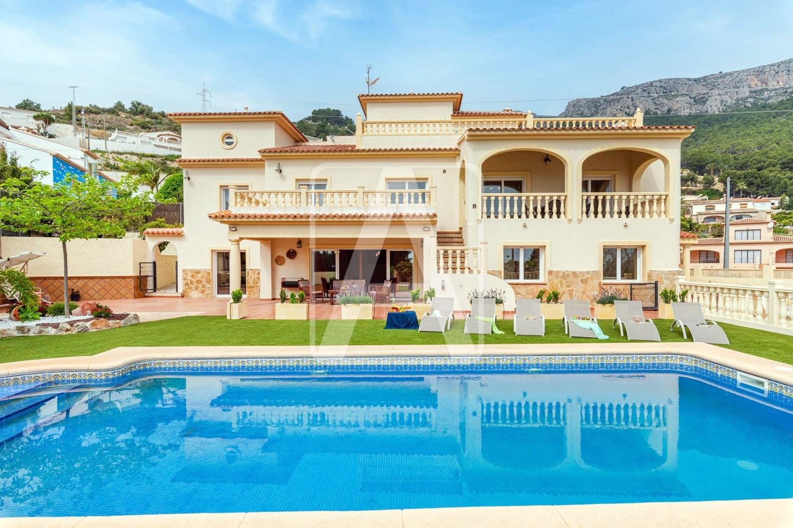 Chalet de 6 habitaciones en Calpe / Calp en venta con piscina garaje - 1.200.000 € (Ref: 8546230)