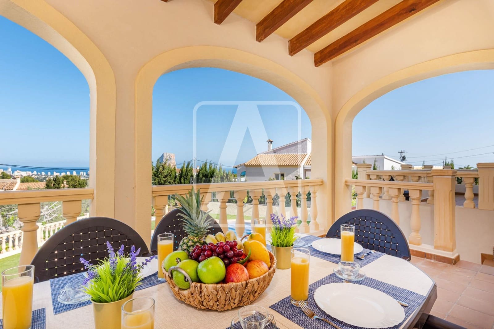 Chalet de 6 habitaciones en Calpe / Calp en venta con piscina garaje - 1.200.000 € (Ref: 8546230)