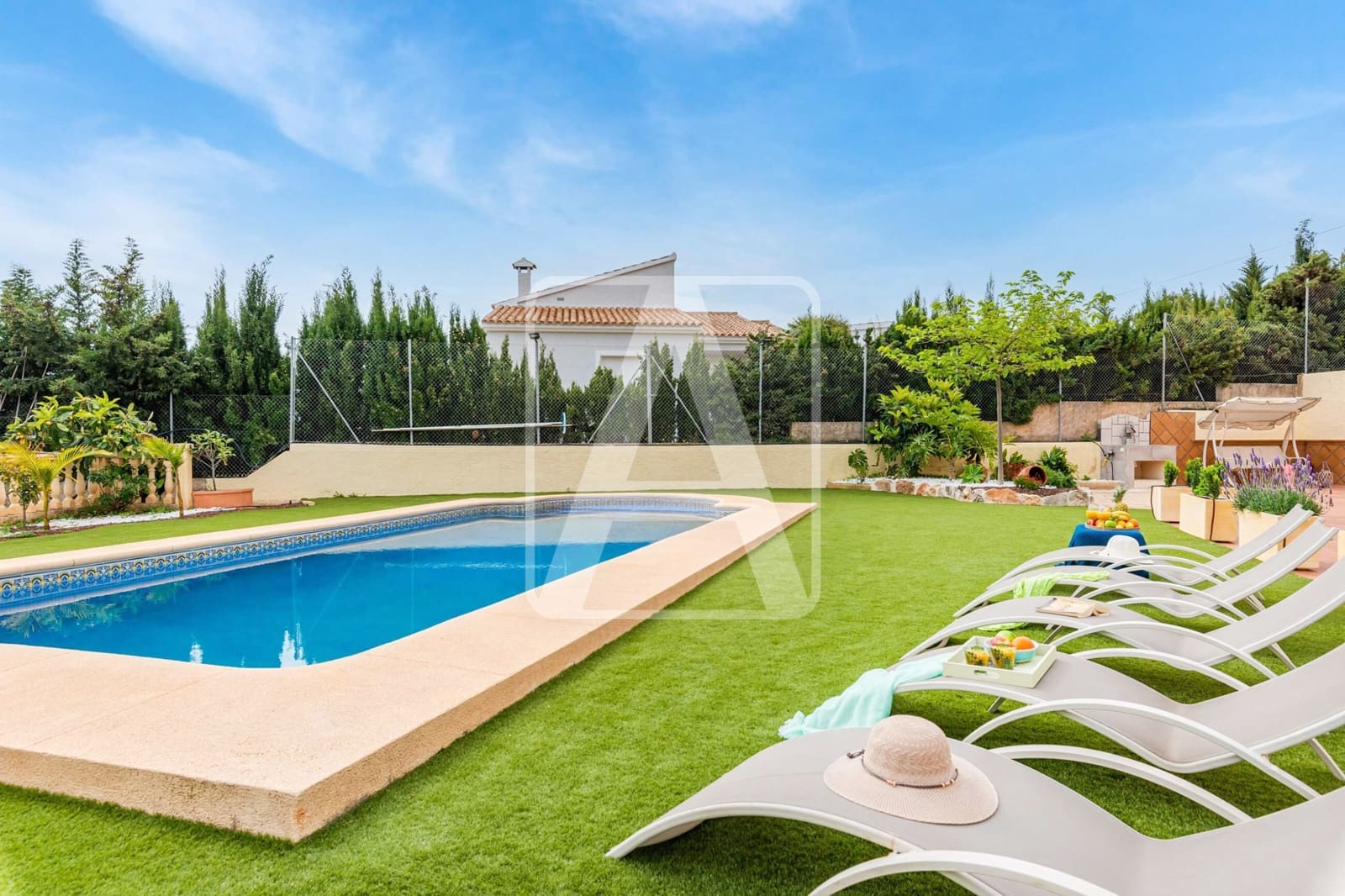 Chalet de 6 habitaciones en Calpe / Calp en venta con piscina garaje - 1.200.000 € (Ref: 8546230)