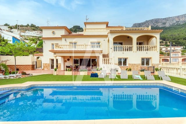Chalet de 6 habitaciones en Calpe / Calp en venta con piscina garaje - 1.200.000 € (Ref: 8546230)