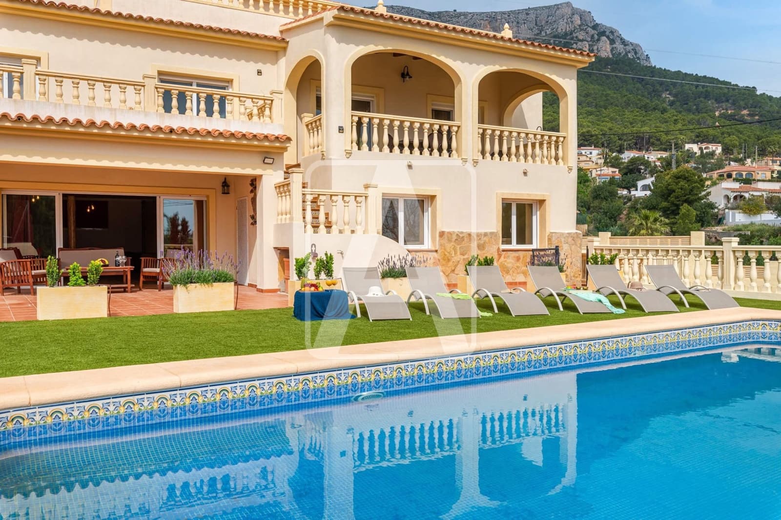 Chalet de 6 habitaciones en Calpe / Calp en venta con piscina garaje - 1.200.000 € (Ref: 8546230)