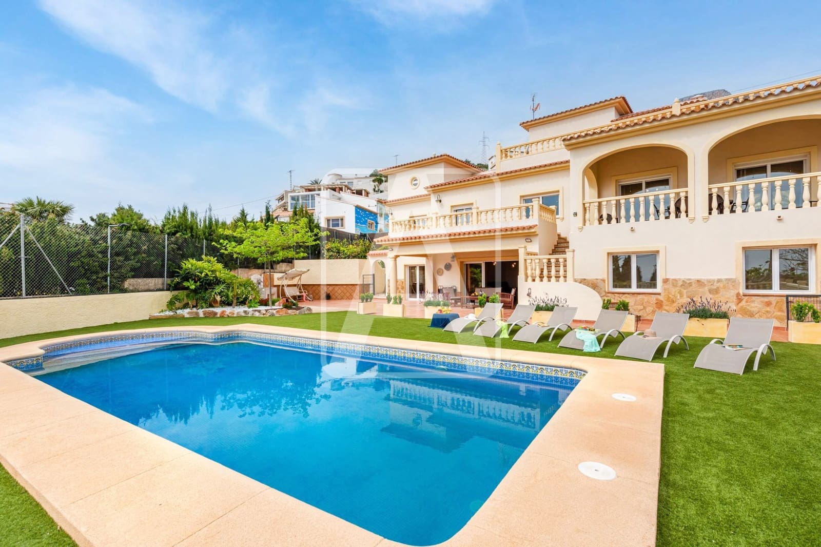 Chalet de 6 habitaciones en Calpe / Calp en venta con piscina garaje - 1.200.000 € (Ref: 8546230)