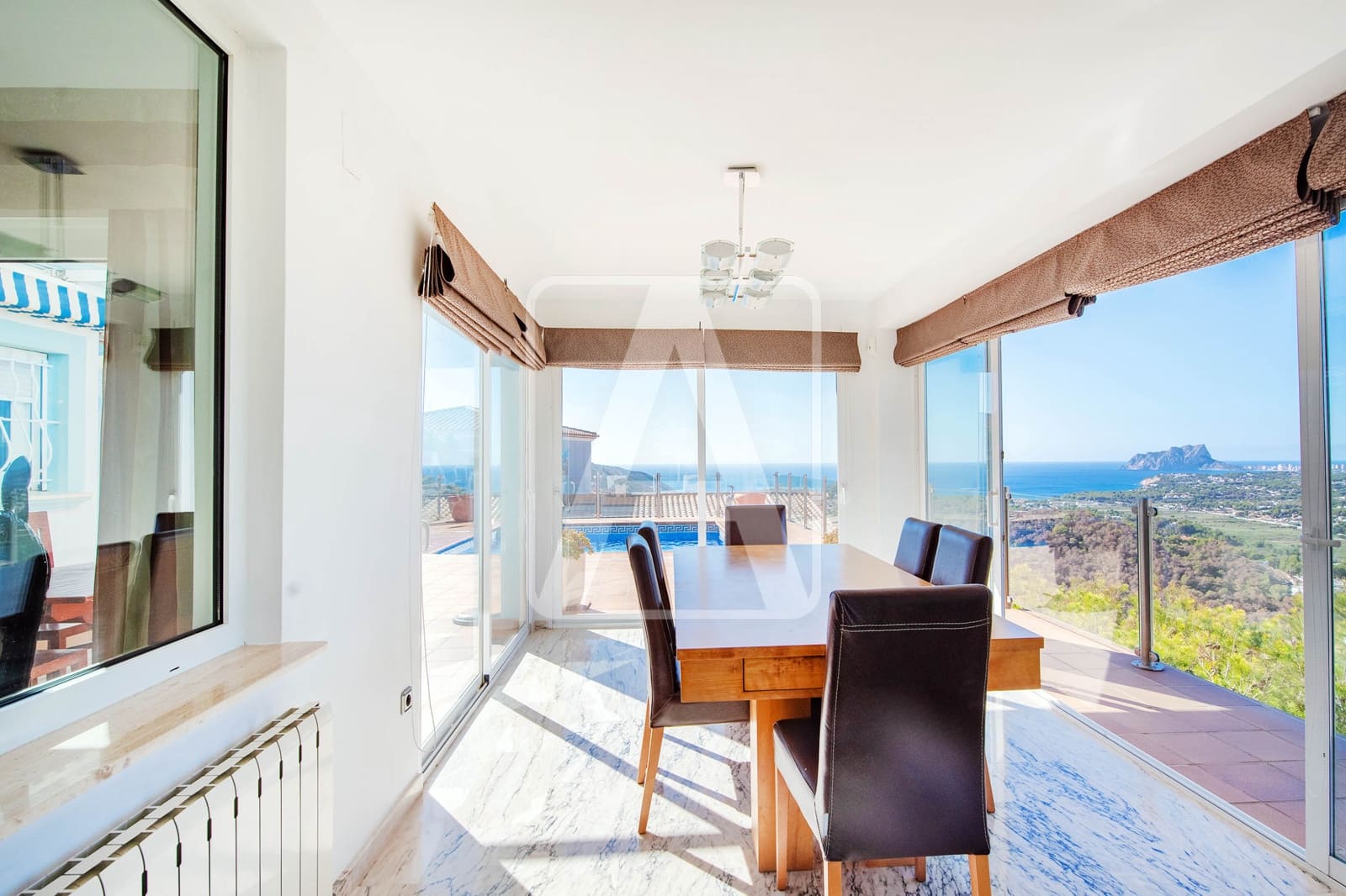 3 bedroom Villa for sale in Moraira with pool garage - € 990,000 (Ref: 8549748)