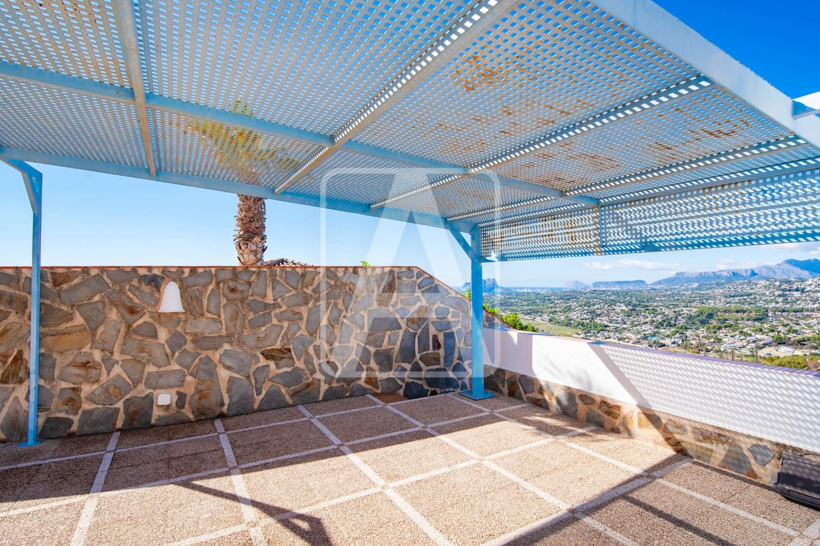 3 bedroom Villa for sale in Moraira with pool garage - € 990,000 (Ref: 8549748)