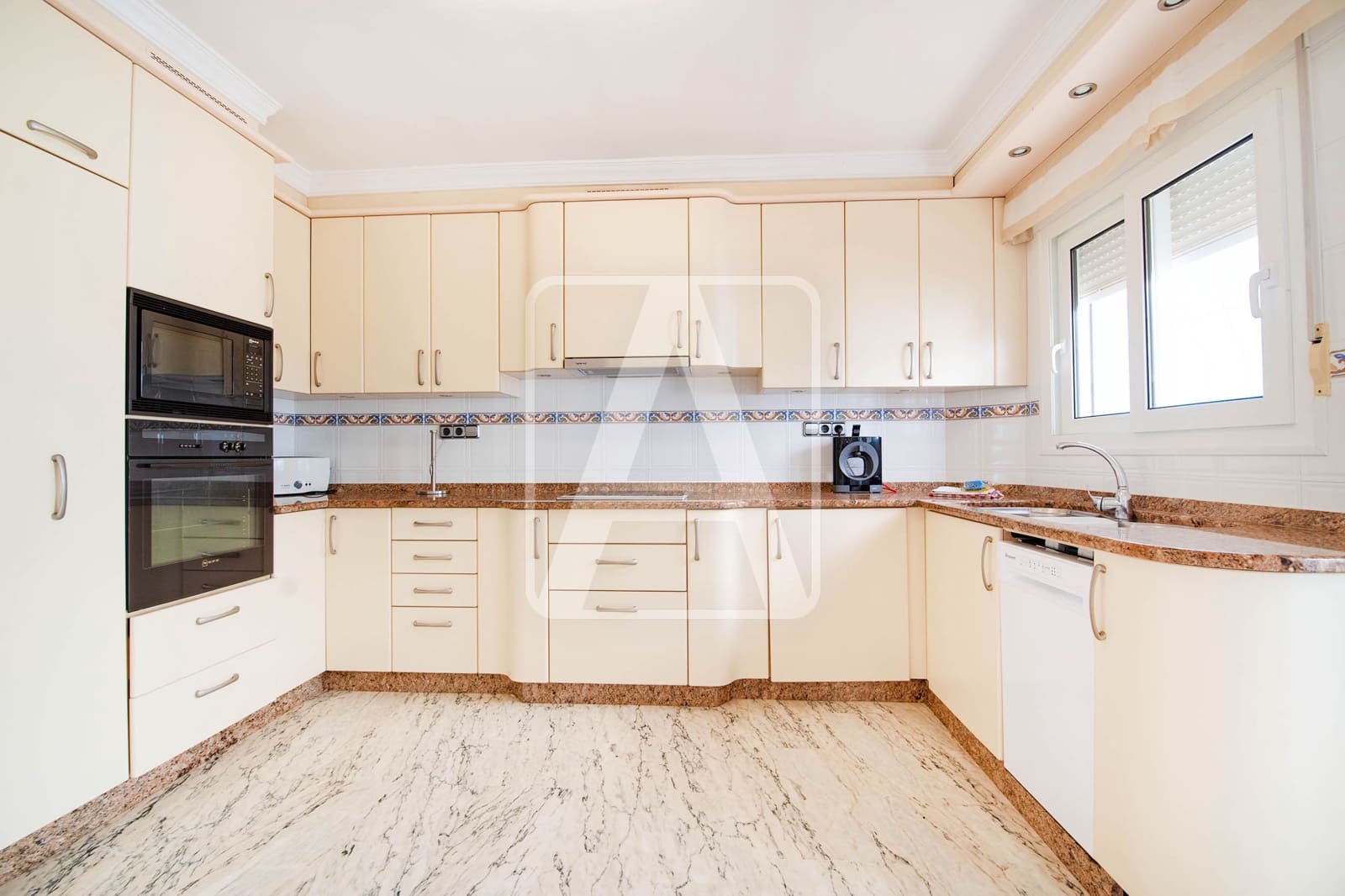 3 bedroom Villa for sale in Moraira with pool garage - € 990,000 (Ref: 8549748)