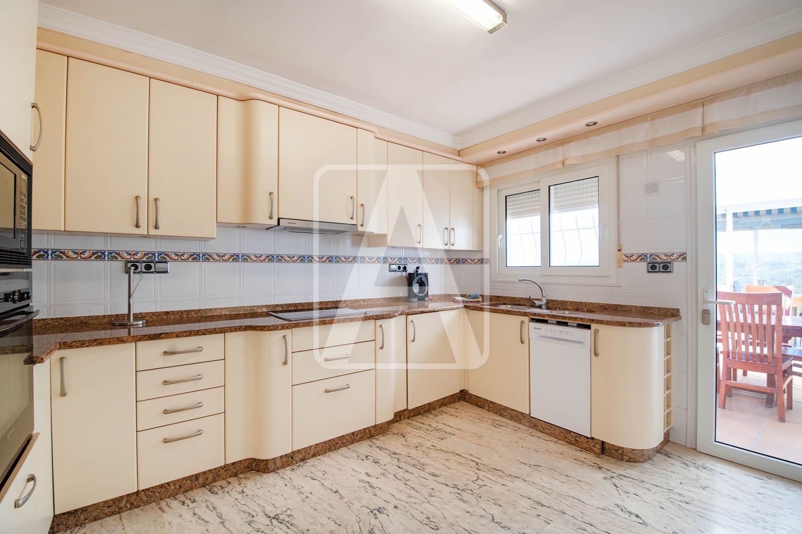 3 bedroom Villa for sale in Moraira with pool garage - € 990,000 (Ref: 8549748)