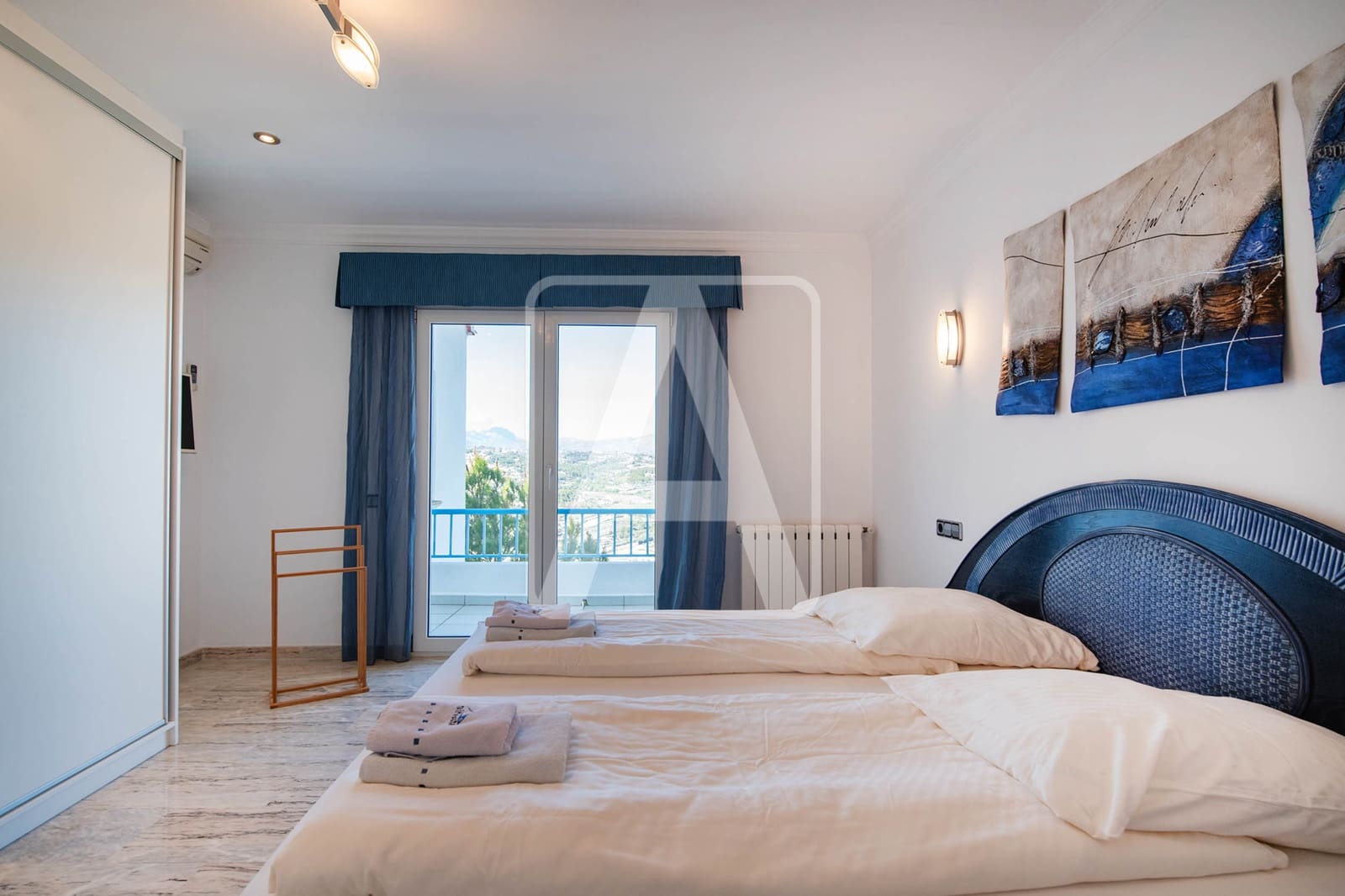 3 bedroom Villa for sale in Moraira with pool garage - € 990,000 (Ref: 8549748)