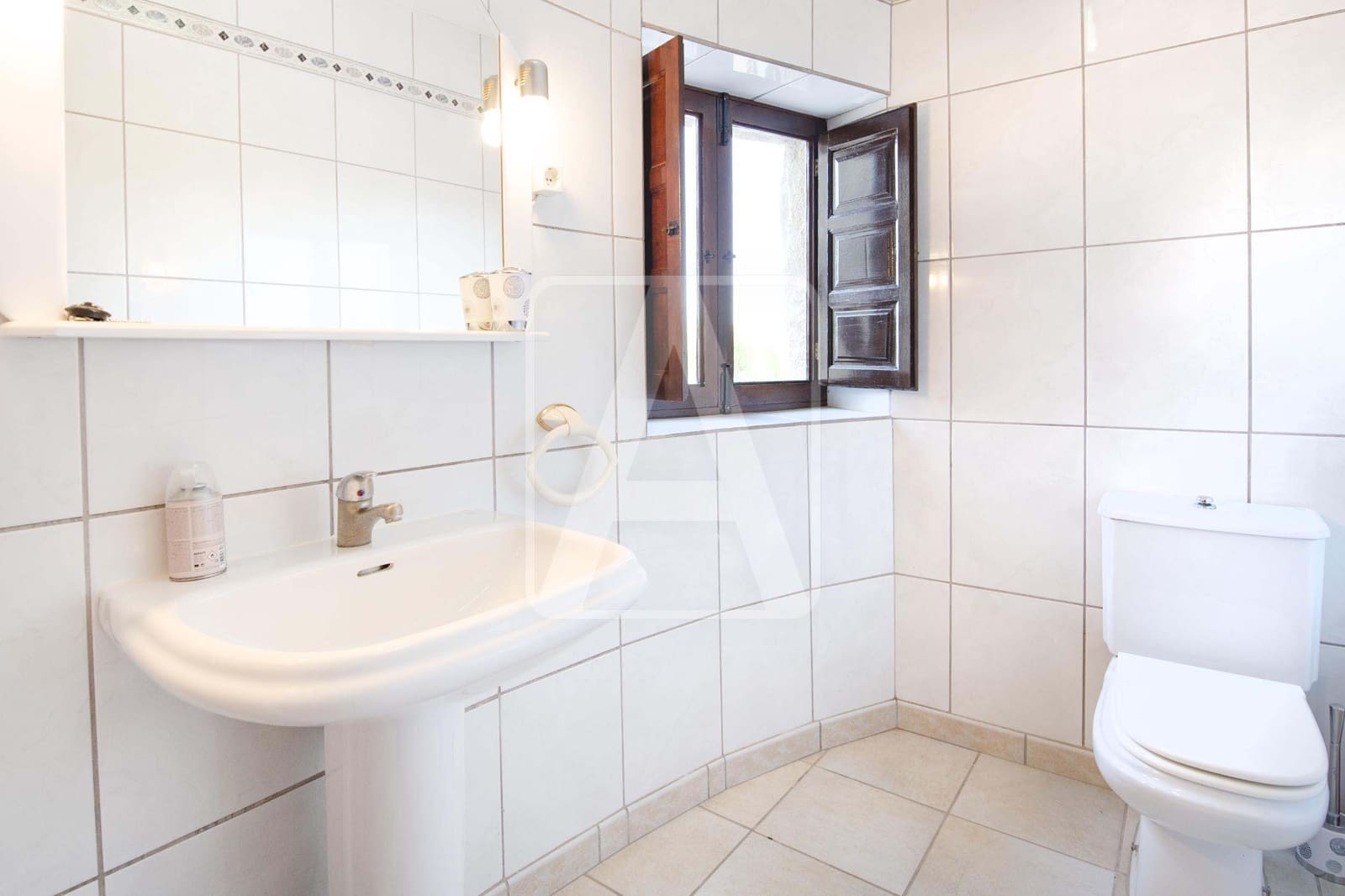 5 bedroom Villa for sale in Moraira with pool garage - € 650,000 (Ref: 8560937)